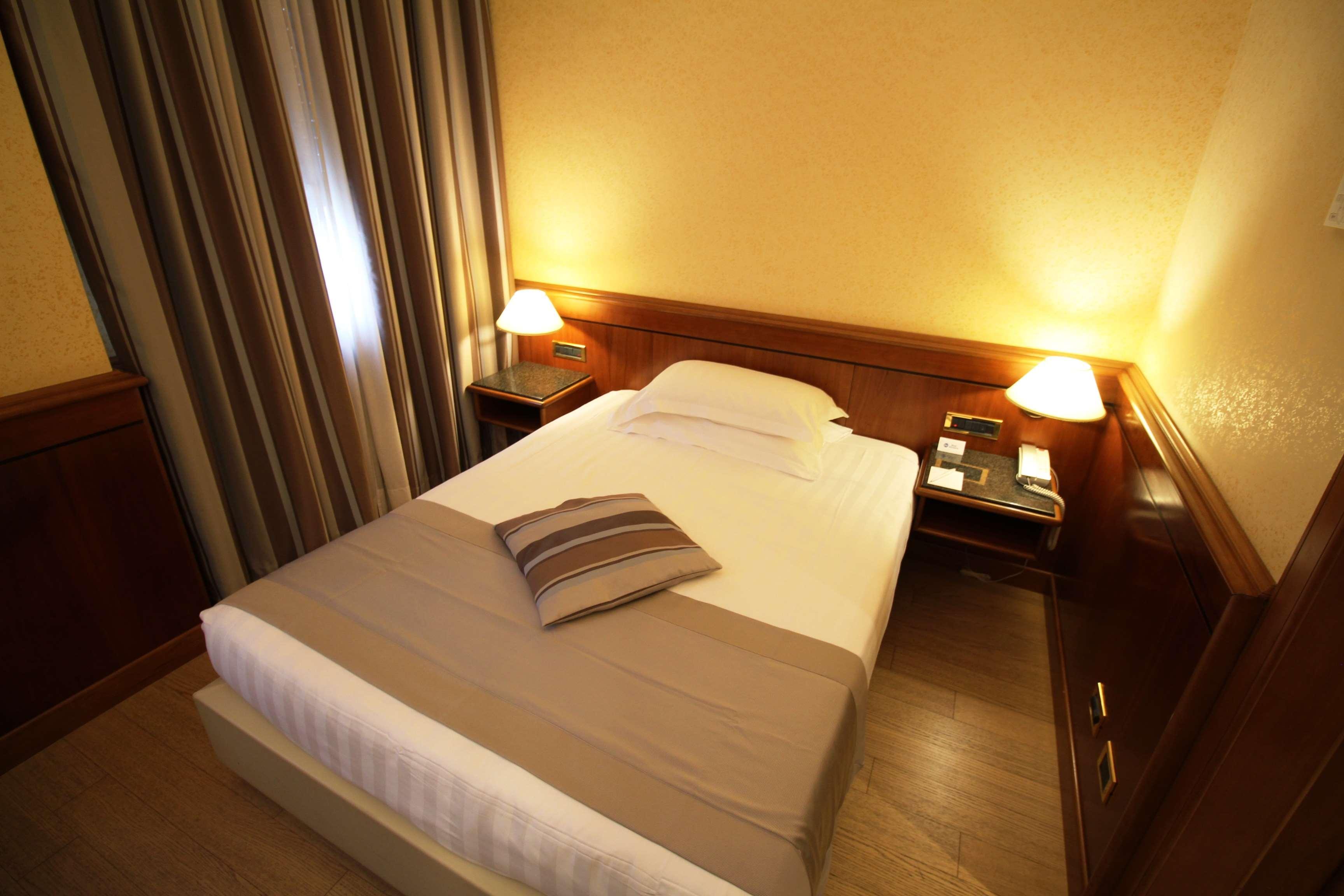 Best Western Hotel Moderno Verdi Genoa Exterior photo