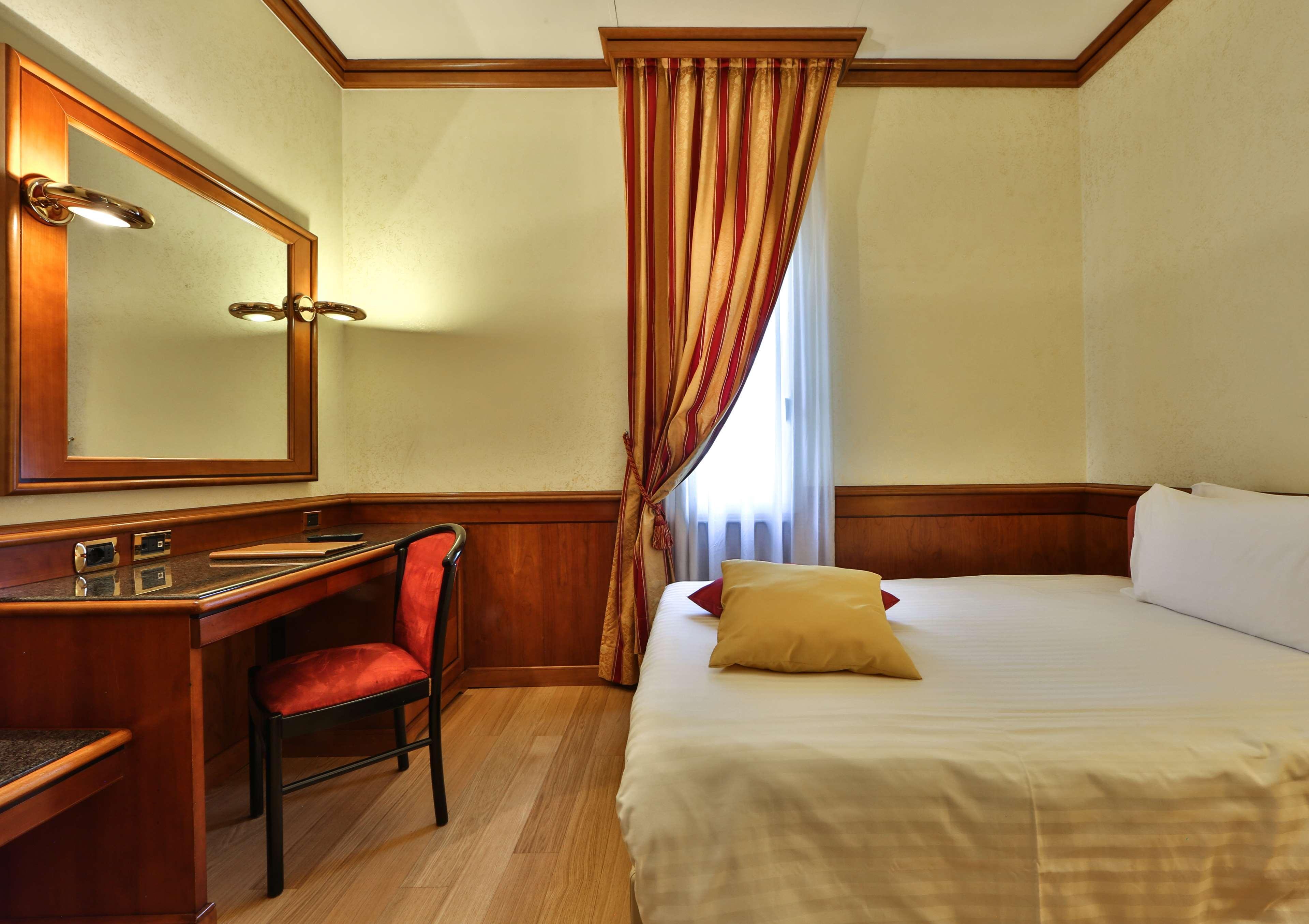 Best Western Hotel Moderno Verdi Genoa Exterior photo