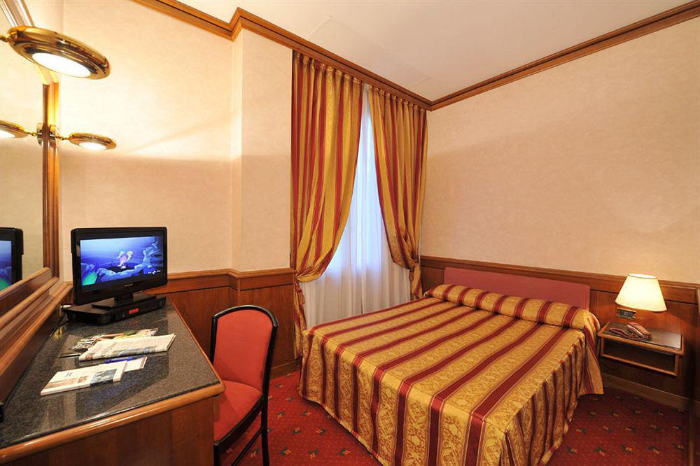 Best Western Hotel Moderno Verdi Genoa Exterior photo